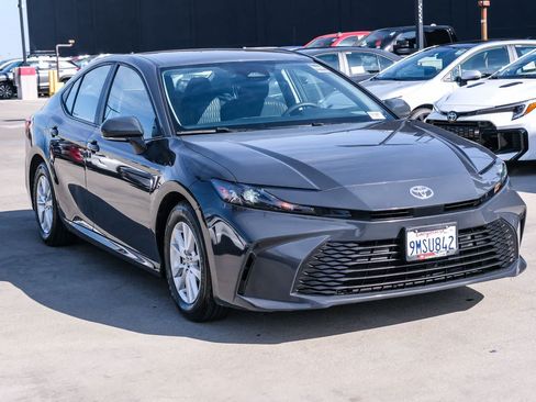 Used 2026 Toyota Camry LE FWD image 3