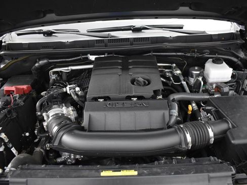 Used 2024 Nissan Frontier SV w/ SV Convenience Package image 5