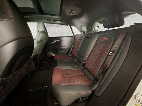 New 2025 Audi RS Q8 performance image 26