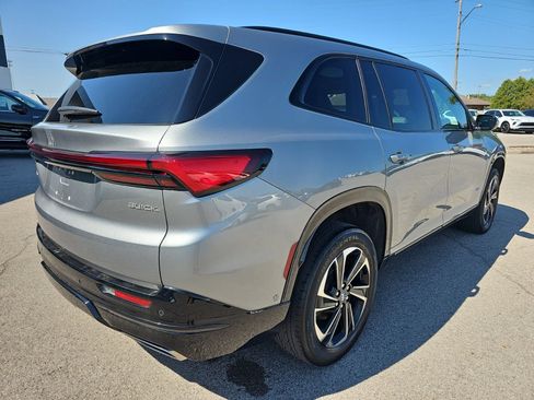 Used 2025 Buick Enclave Sport Touring w/ Super Cruise Package FWD image 7