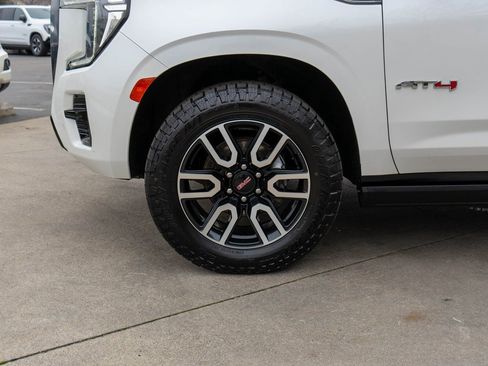 Used 2023 GMC Yukon AT4 w/ AT4 Premium Package image 34