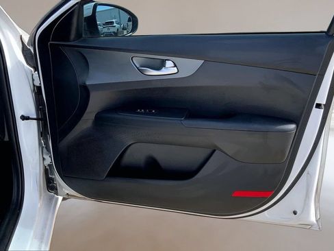 Used 2021 Kia Forte LXS FWD image 22