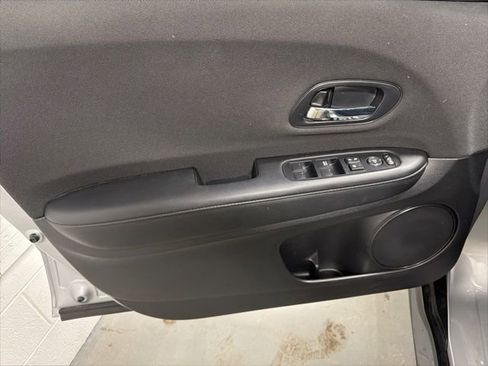 Used 2022 Honda HR-V Sport image 11