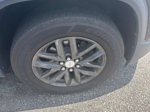 Used 2018 GMC Acadia SLT FWD image 17