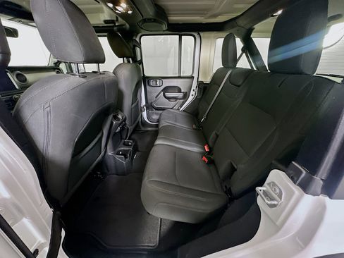 Used 2021 Jeep Wrangler Sport S image 27