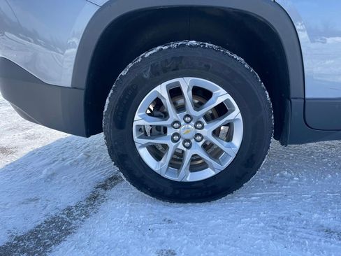 Used 2021 Chevrolet Traverse LT image 11