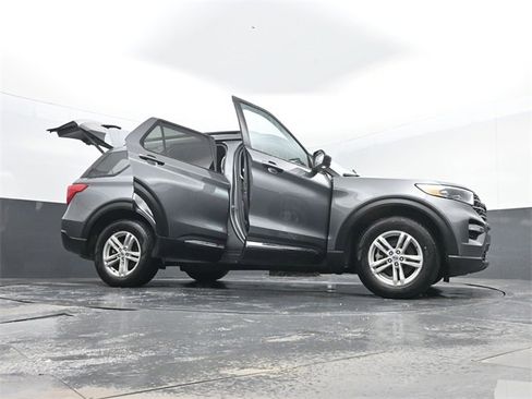 Used 2024 Ford Explorer XLT w/ Equipment Group 202A image 33