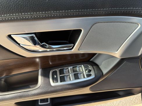 Used 2014 Jaguar XF 3.0 AWD/4WD image 19