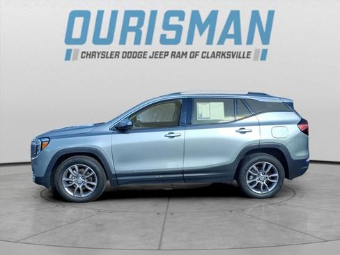 Used 2024 GMC Terrain SLT image 6