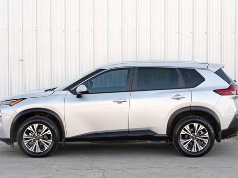 Used 2023 Nissan Rogue SV image 41