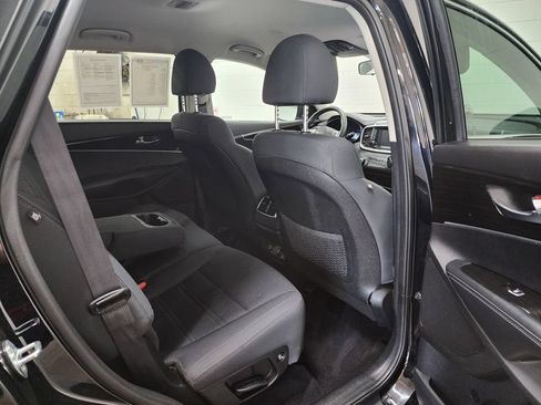 Used 2020 Kia Sorento LX FWD image 30