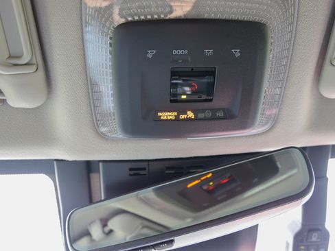 Used 2026 Toyota Prius Plug-In Hybrid FWD image 28