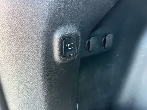Used 2021 Jeep Cherokee High Altitude AWD/4WD image 19