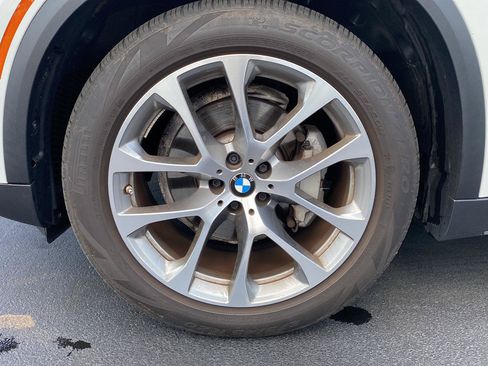Used 2023 BMW X5 xDrive40i w/ Premium Package AWD/4WD image 9