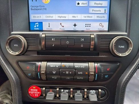 Used 2016 Ford Mustang Shelby GT350 w/ Technology Package image 31