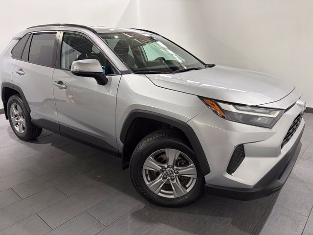 Used 2023 Toyota RAV4 XLE AWD/4WD image 7
