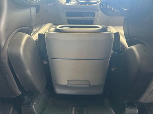 Used 2024 Chrysler Pacifica Touring-L FWD image 26