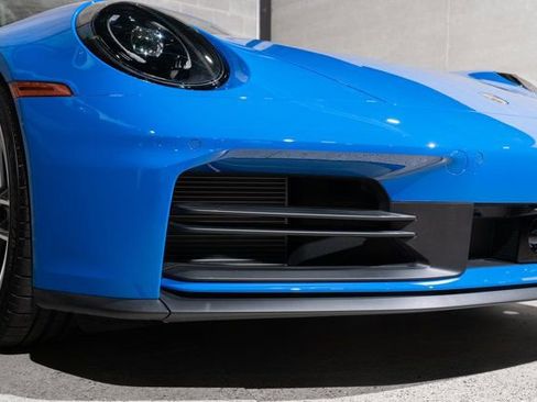 Used 2025 Porsche 911 Carrera RWD image 35