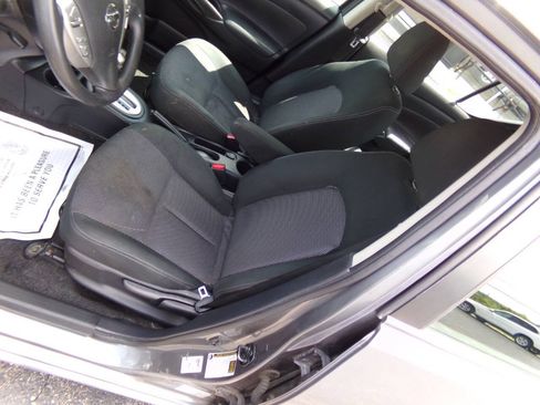 Used 2019 Nissan Versa SV FWD image 11