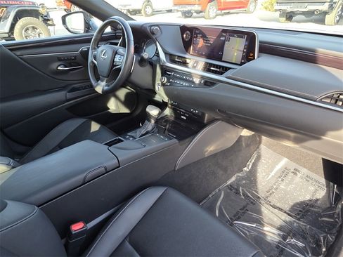 Used 2021 Lexus ES 300h w/ Premium Package image 9