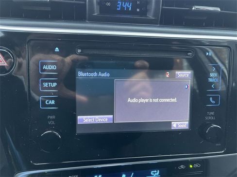 Used 2017 Toyota Corolla LE image 16