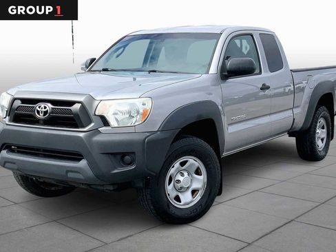 Used 2015 Toyota Tacoma 4x4 Access Cab w/ Convenience Package image 1
