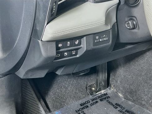 Used 2019 Toyota Avalon Limited w/ Advanced Safety Package FWD image 10