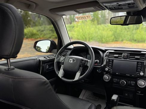 Used 2023 Toyota 4Runner 40th Anniversary SE AWD/4WD image 36