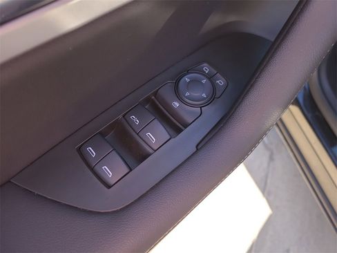 Used 2023 Chevrolet Blazer LT image 18