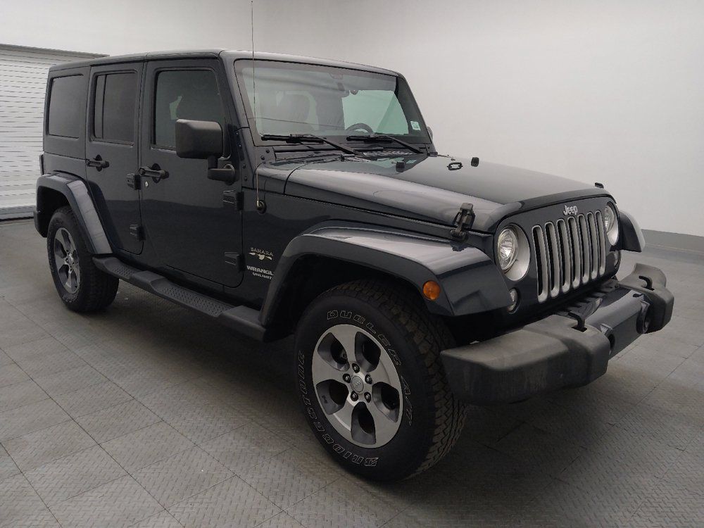 Used 2017 Jeep Wrangler Unlimited Sahara w/ Connectivity Group AWD/4WD image 13