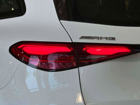 Used 2025 Mercedes-Benz GLC 43 AMG 4MATIC image 8