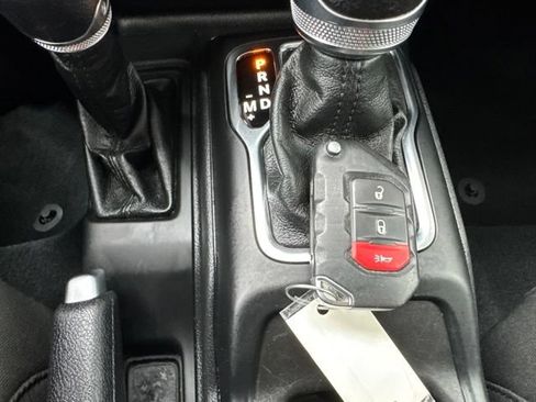 Used 2023 Jeep Wrangler Unlimited AWD/4WD image 28