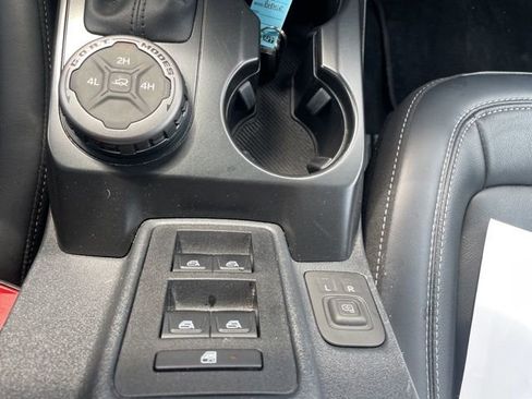 Used 2025 Ford Bronco Outer Banks AWD/4WD image 30