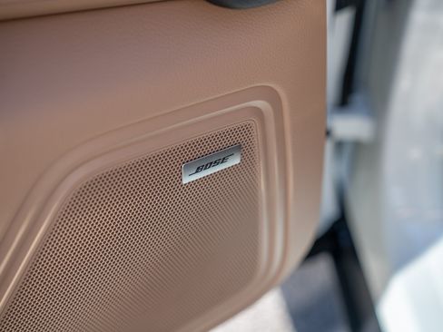 Certified 2026 Porsche Macan AWD/4WD image 11