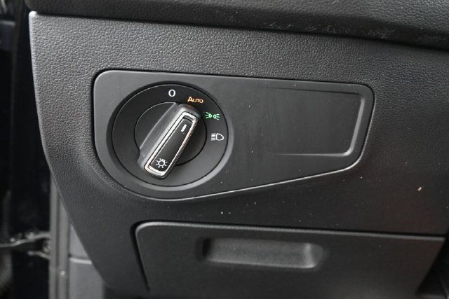 Used 2023 Volkswagen Tiguan SE FWD image 14
