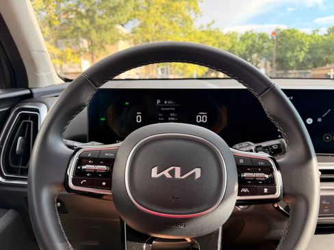 Used 2025 Kia Sorento EX AWD/4WD image 20