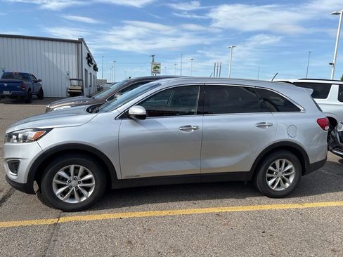 Used 2018 Kia Sorento LX AWD/4WD image 3