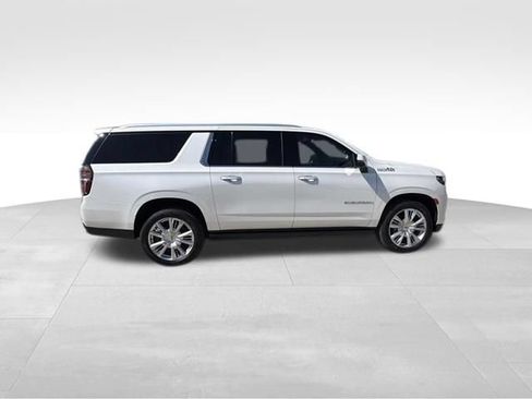 Certified 2022 Chevrolet Suburban High Country AWD/4WD image 6