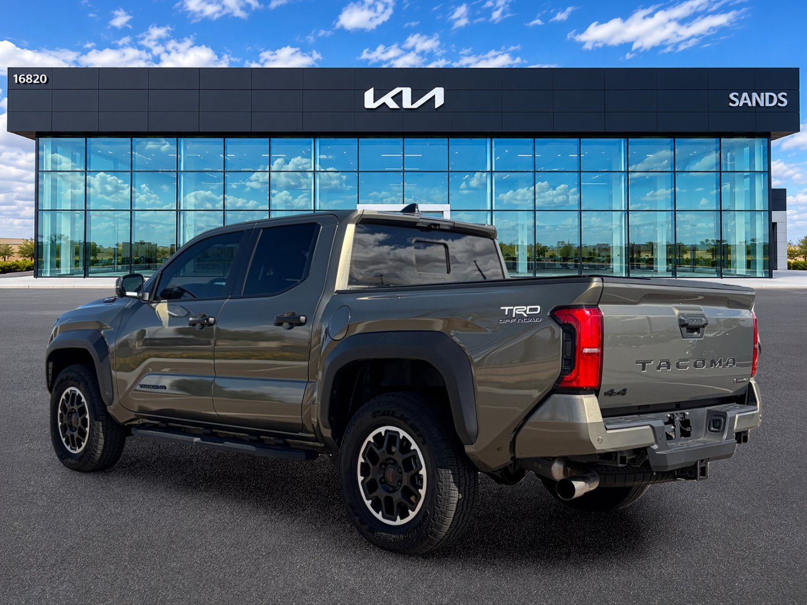 Used 2025 Toyota Tacoma TRD Off-Road w/ TRD Off Road Premium Package AWD/4WD image 6