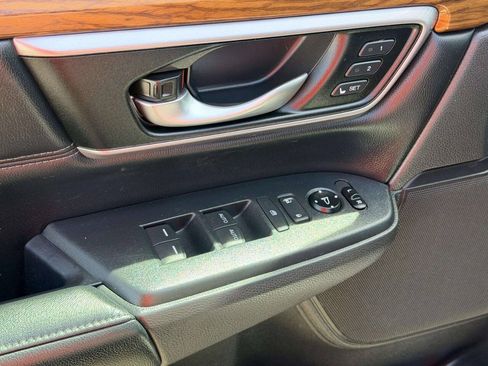 Used 2017 Honda CR-V Touring image 19