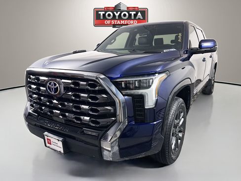 Used 2024 Toyota Tundra Platinum AWD/4WD image 3