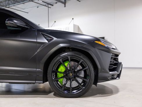 Used 2022 Lamborghini Urus image 22