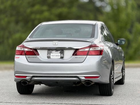Used 2016 Honda Accord Sport image 7