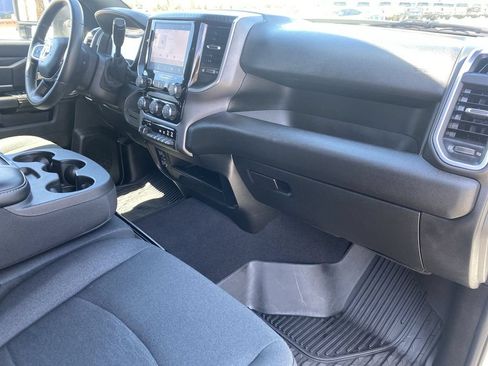 Used 2025 RAM 2500 Big Horn w/ Bed Convenience Group RWD image 28