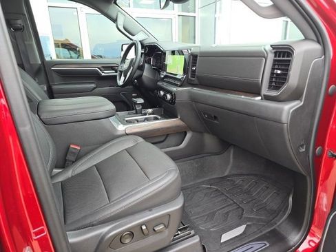 Used 2023 GMC Sierra 1500 SLT w/ SLT Premium Package image 4