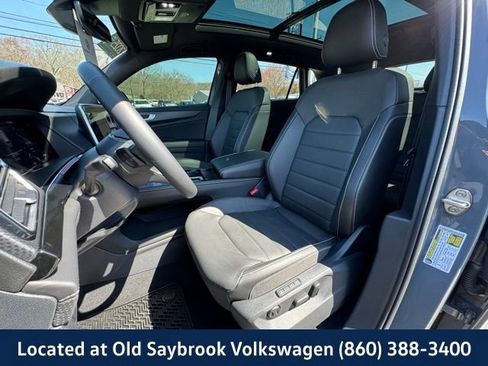 Certified 2025 Volkswagen Atlas Cross Sport SEL R-Line AWD/4WD image 30