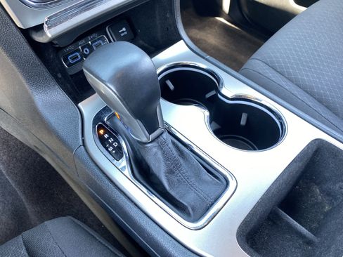 Used 2018 Jeep Grand Cherokee Laredo AWD/4WD image 25