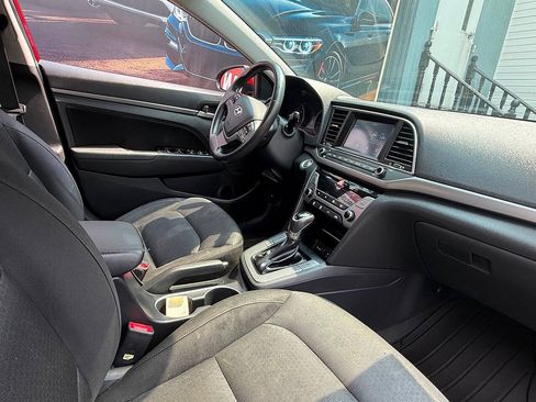 Used 2017 Hyundai Elantra Value Edition FWD image 9
