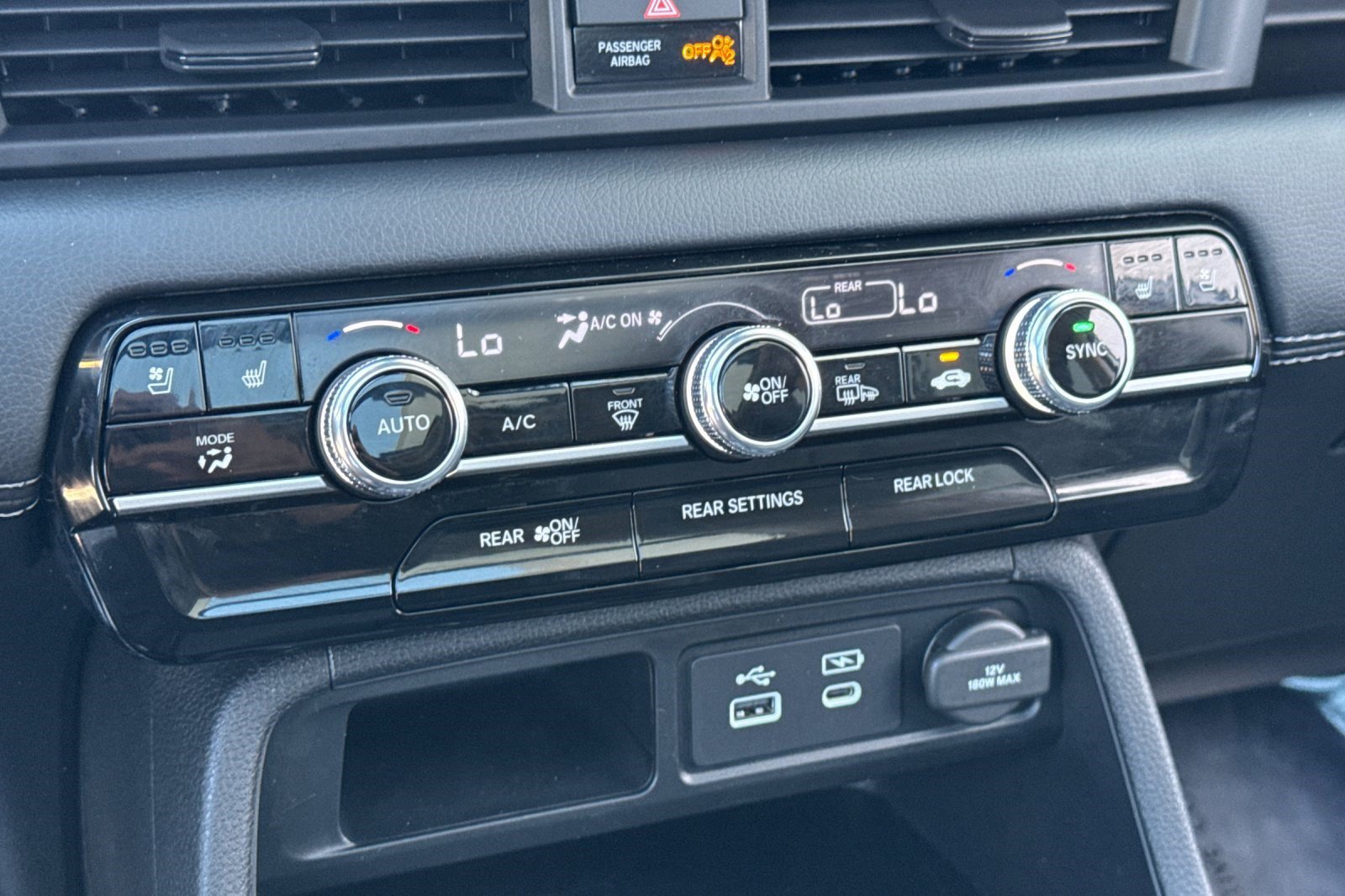Used 2025 Honda Pilot Elite image 18