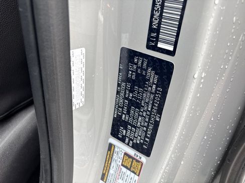 Certified 2024 Kia Carnival SX Prestige FWD image 8